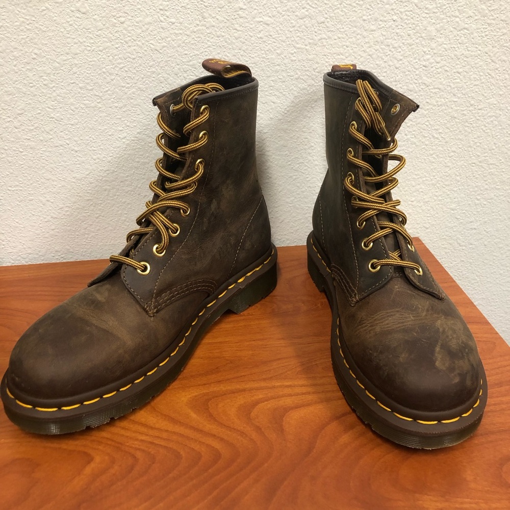 Dr. Martens brown crazy horse 1460 boots